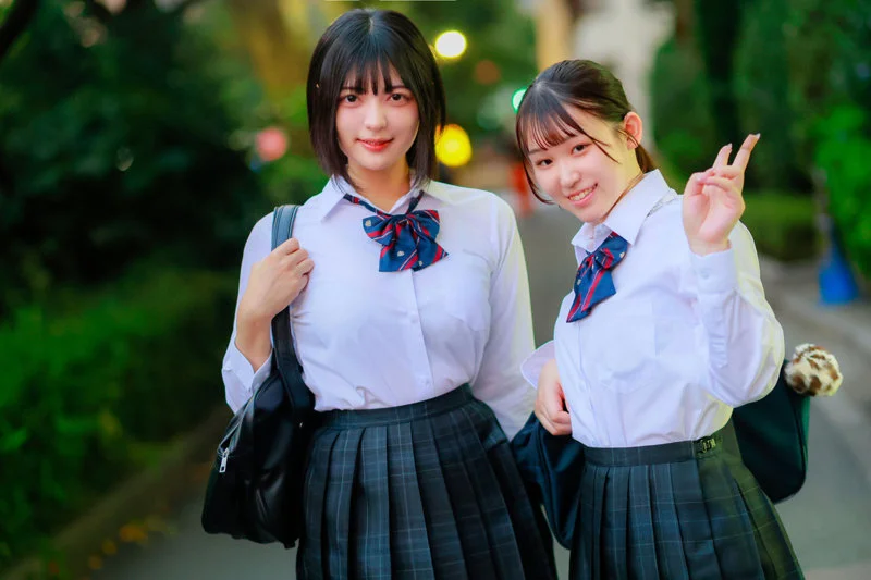 ゆみ&まこ 無料サンプル画像(1) 【R18同人と動画(無料で)】